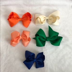 Small alligator clip hair bows